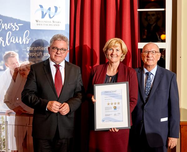 Zertifikatsübergabe "Wellness Stars" AlbThermen
