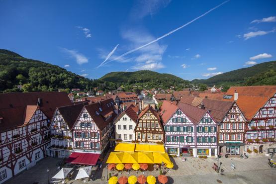 Der Marktplatz in Bad Urach - Einer der schönsten Plätze Süddeutschlands.
