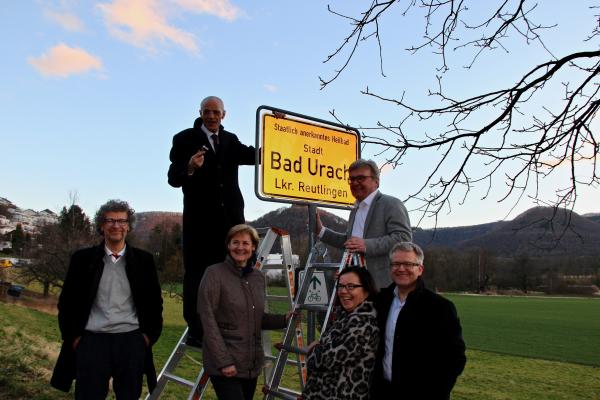 Bild von links nach rechts: Uli Wüstner (Geschäftsführer Fachkliniken Hohenurach), Fritz Link (Präsident Heilbäderverband), Andrea Bernardi (Geschä...