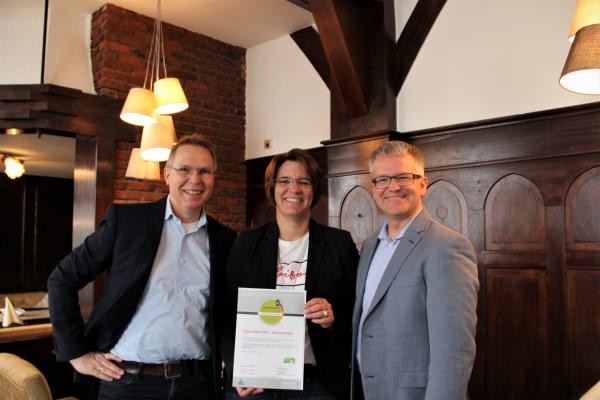 Urkundenübergabe Flair Hotel Vier Jahreszeiten